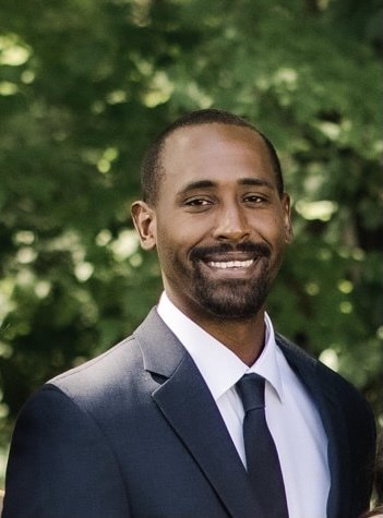 A man in a suit and tie.